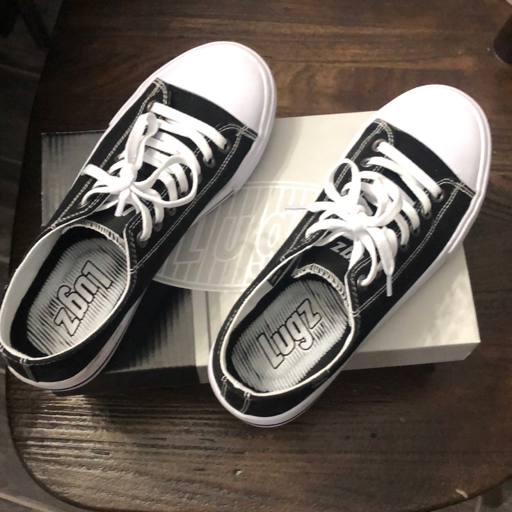 Lugs women tennis shoes
